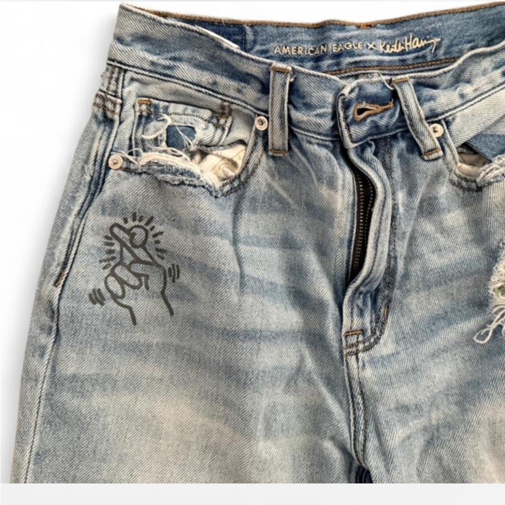 American Eagle Outfitters Light Blue Distressed Boyfriend Jeans - Picture 5 of 8